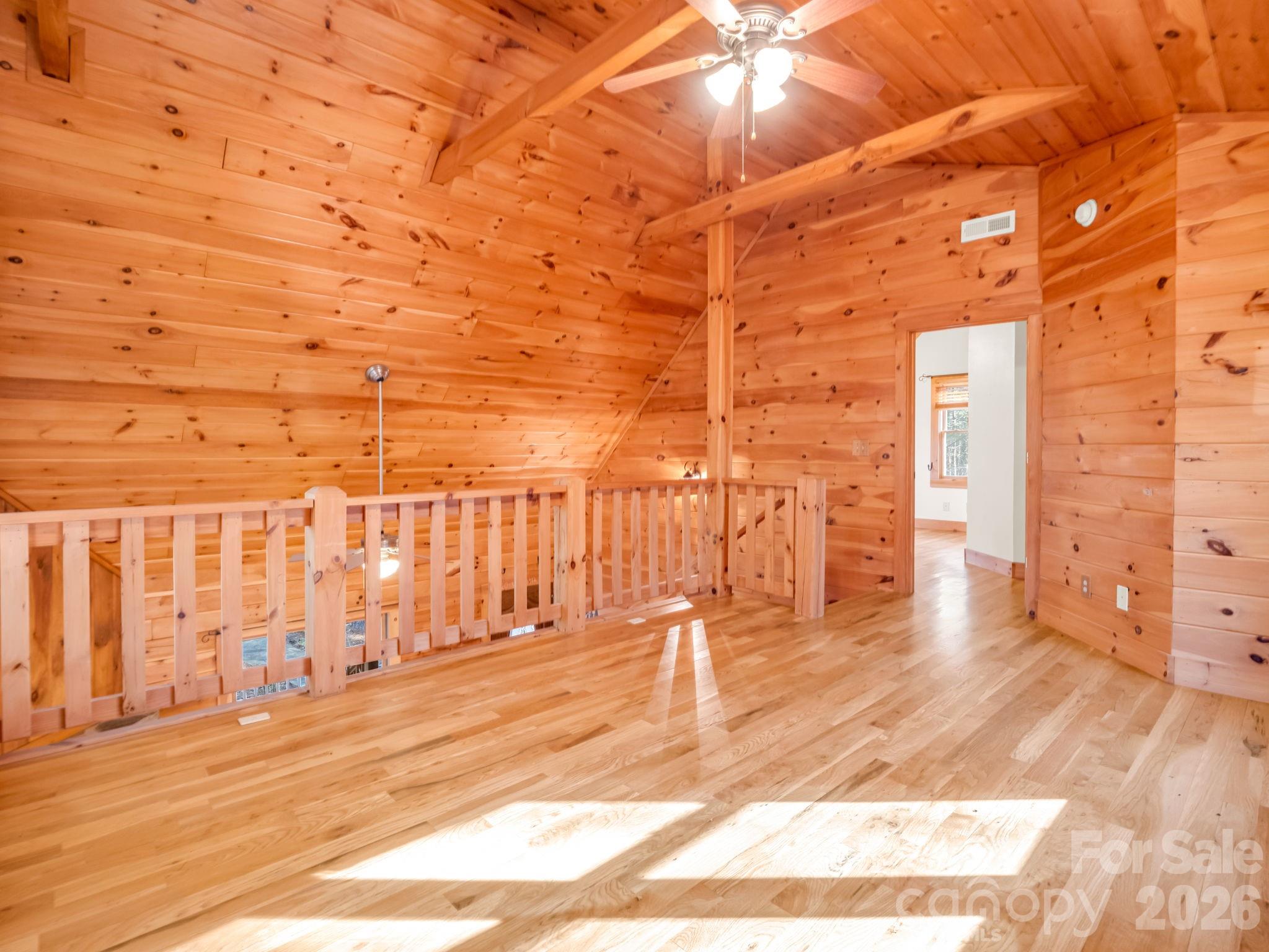 907 Hidden Lake Parkway — Nebo