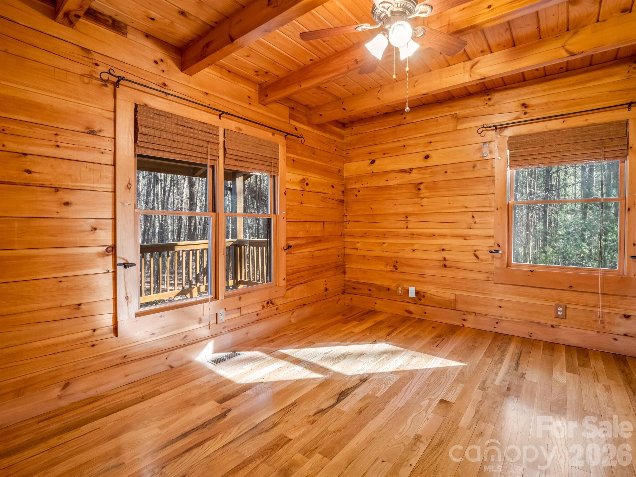 907 Hidden Lake Parkway — Nebo