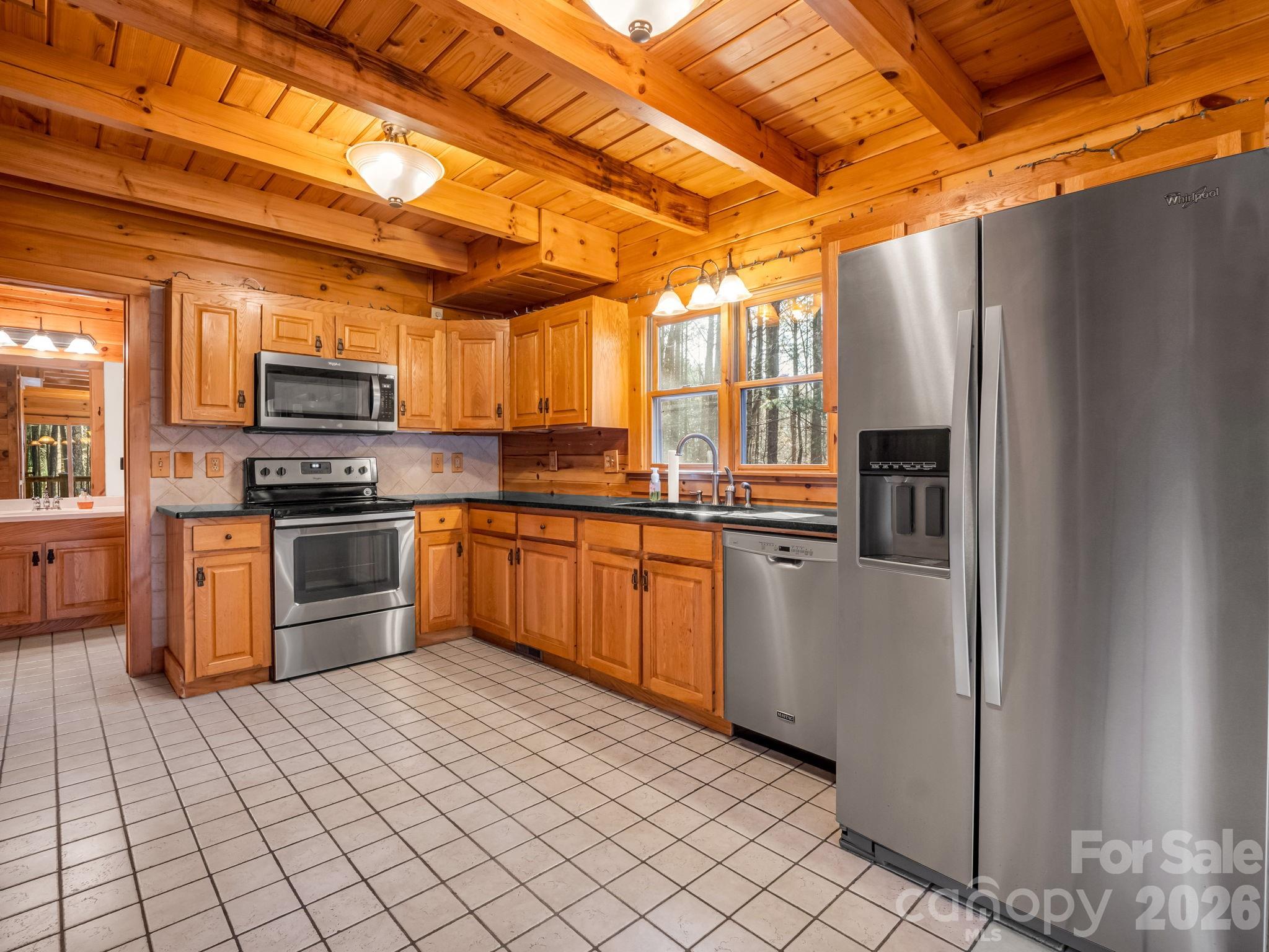 907 Hidden Lake Parkway — Nebo
