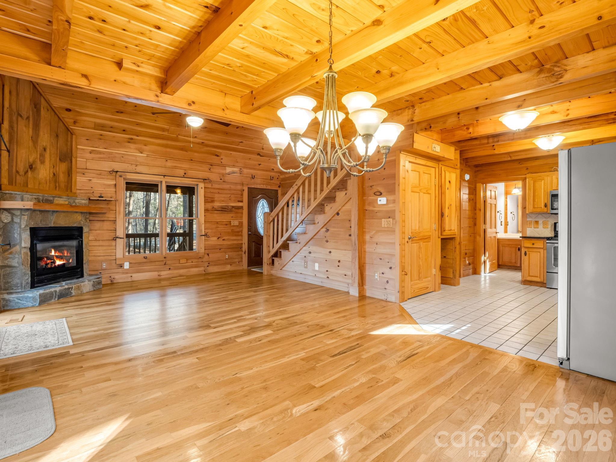 907 Hidden Lake Parkway — Nebo