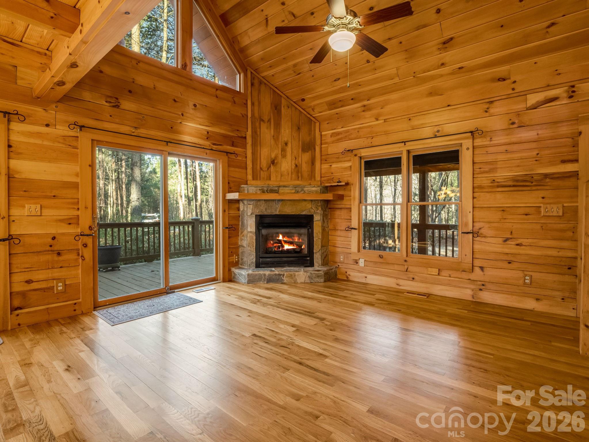 907 Hidden Lake Parkway — Nebo