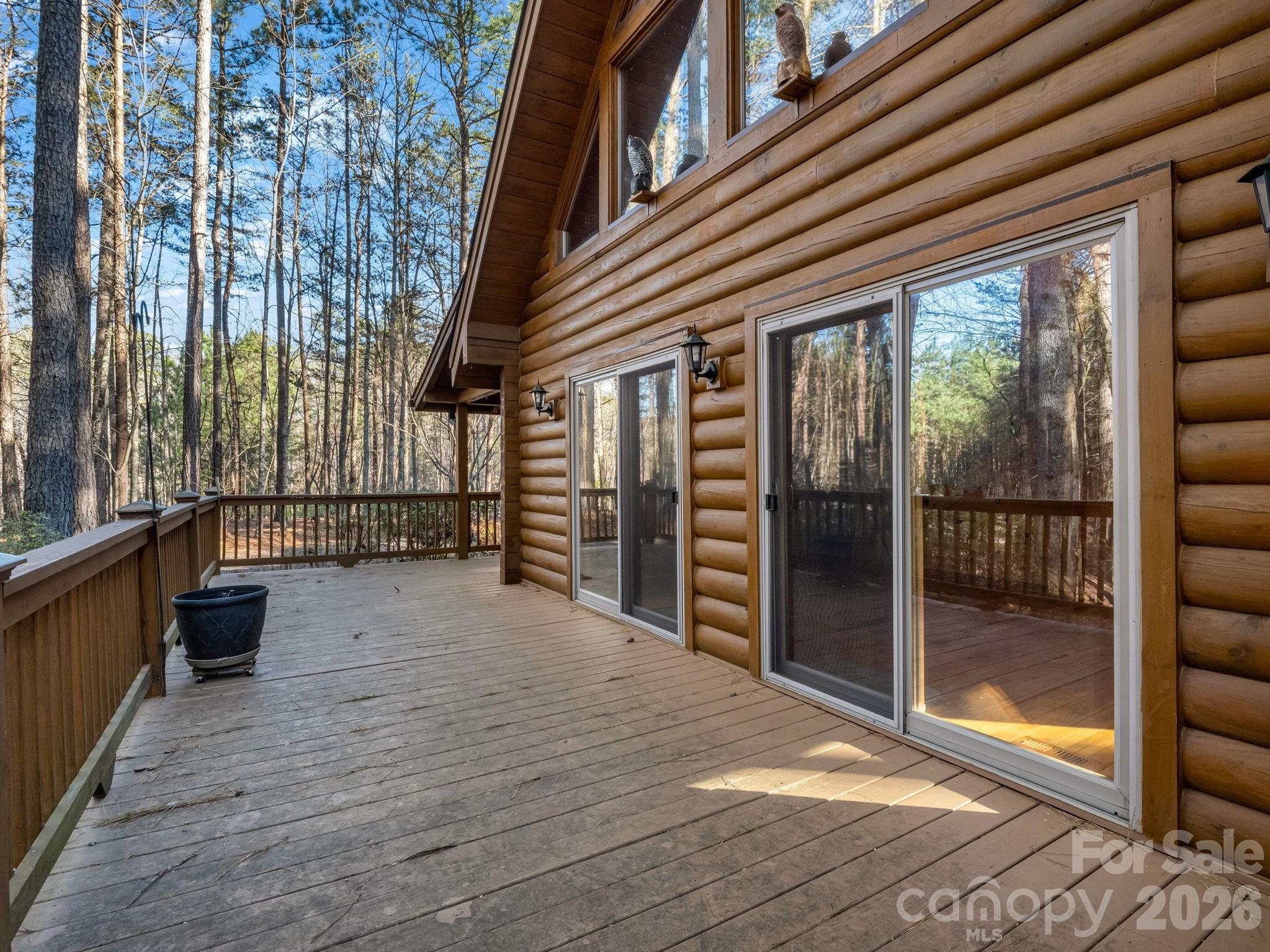907 Hidden Lake Parkway — Nebo