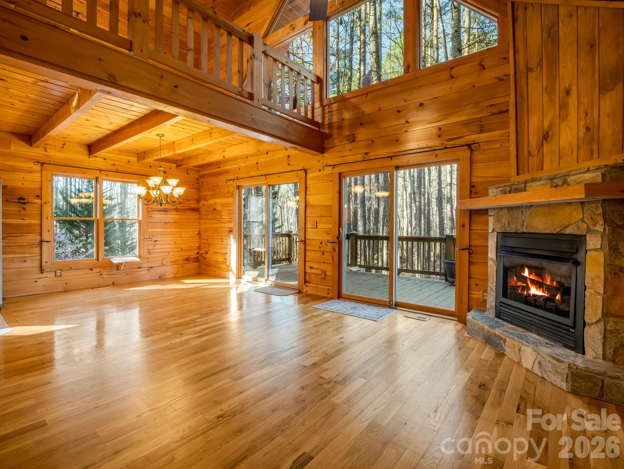907 Hidden Lake Parkway — Nebo
