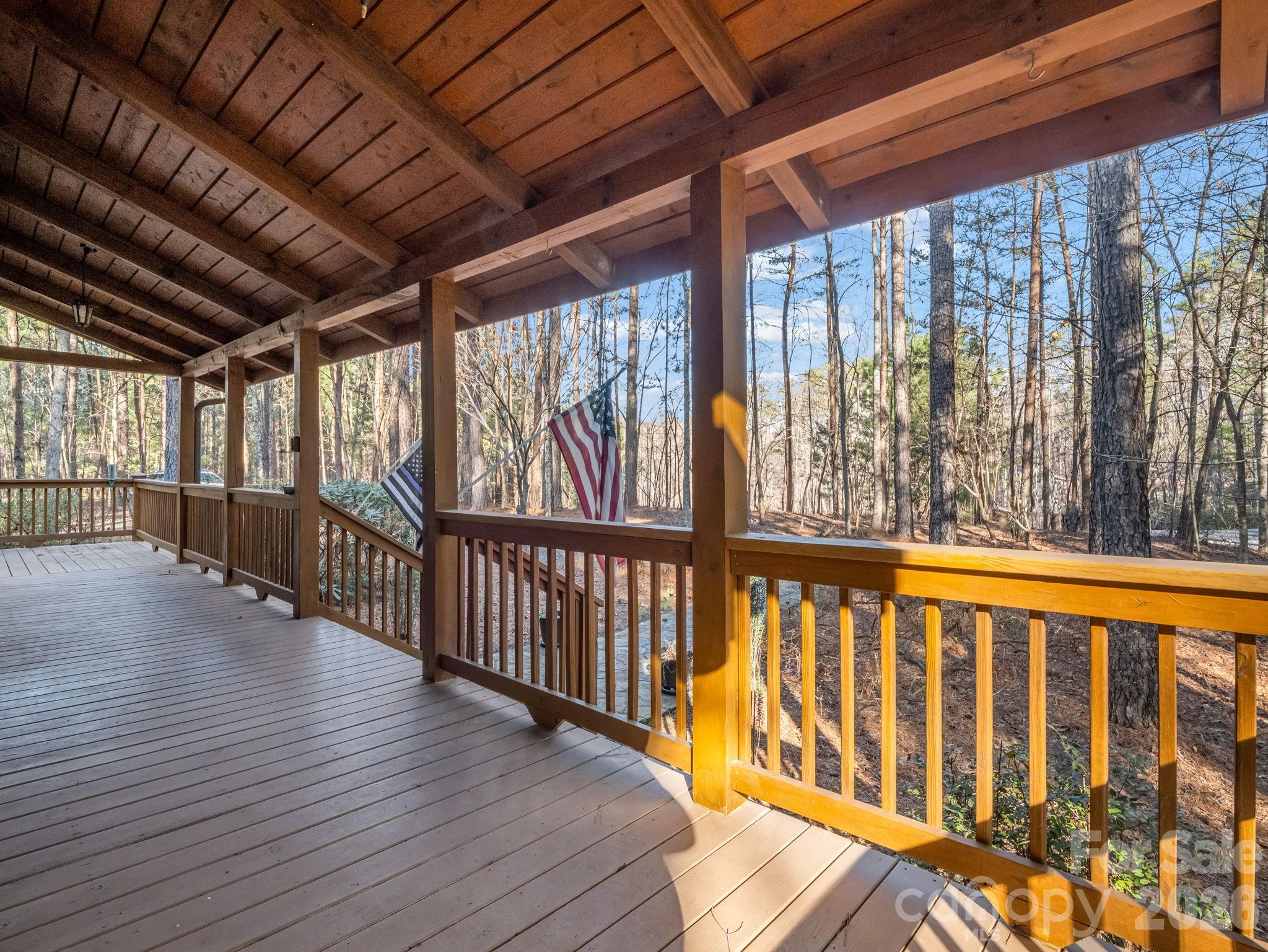 907 Hidden Lake Parkway — Nebo