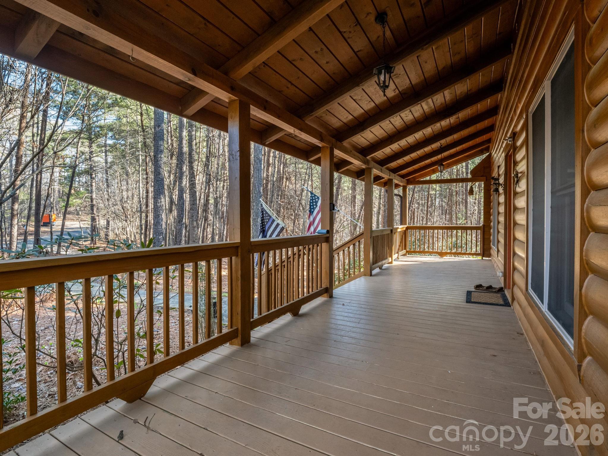 907 Hidden Lake Parkway — Nebo