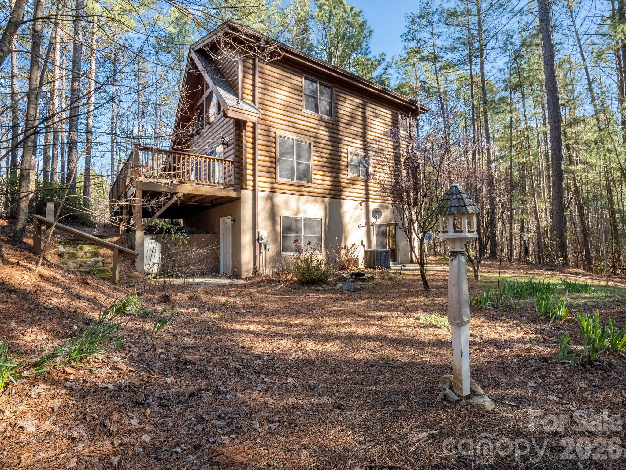 907 Hidden Lake Parkway — Nebo