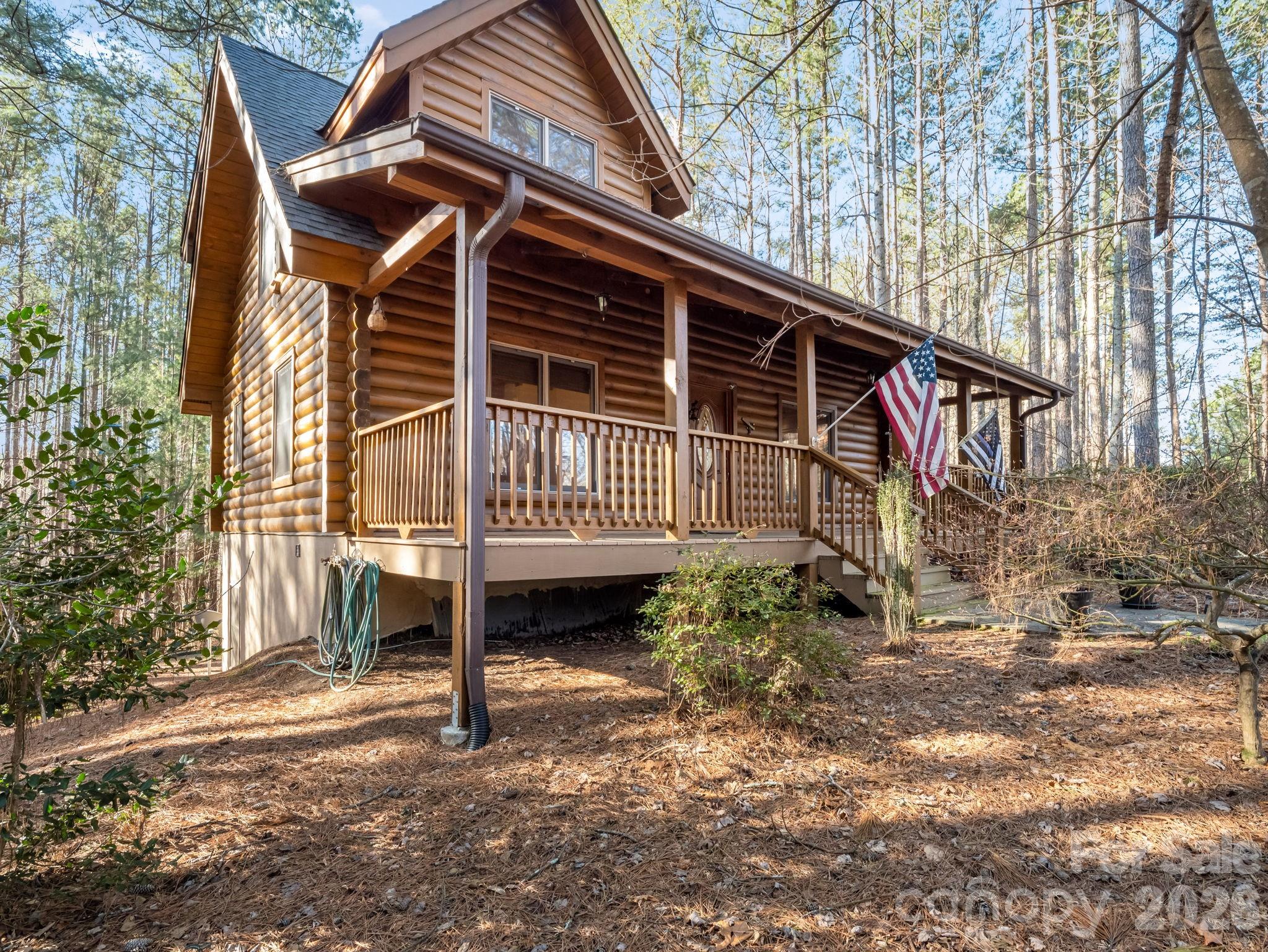 907 Hidden Lake Parkway — Nebo