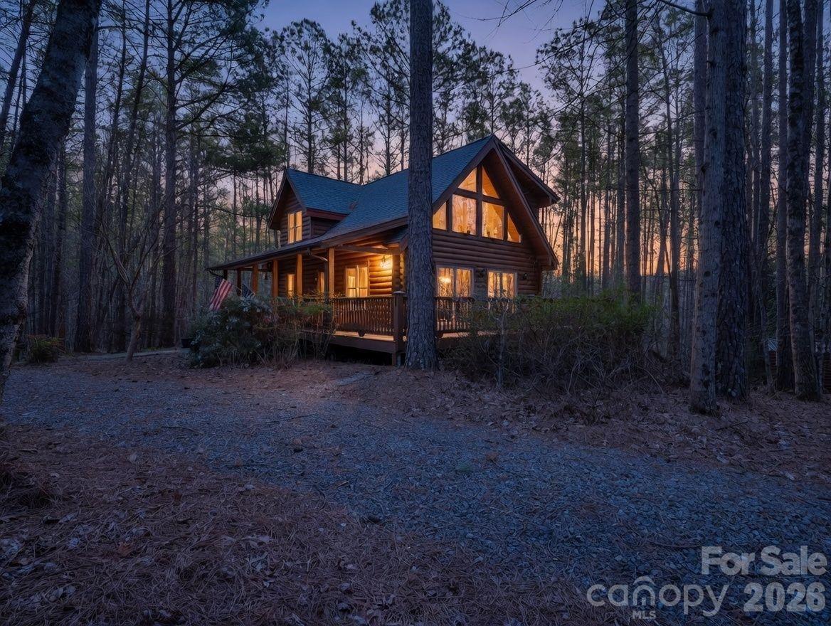 907 Hidden Lake Parkway — Nebo
