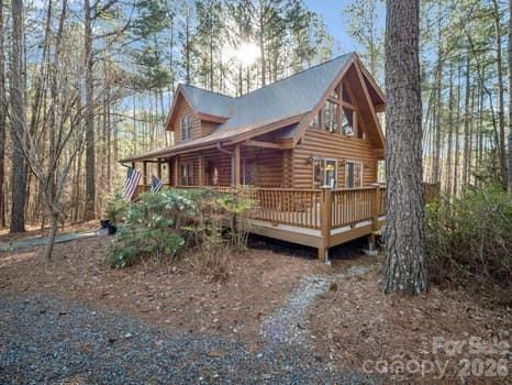 907 Hidden Lake Parkway — Nebo