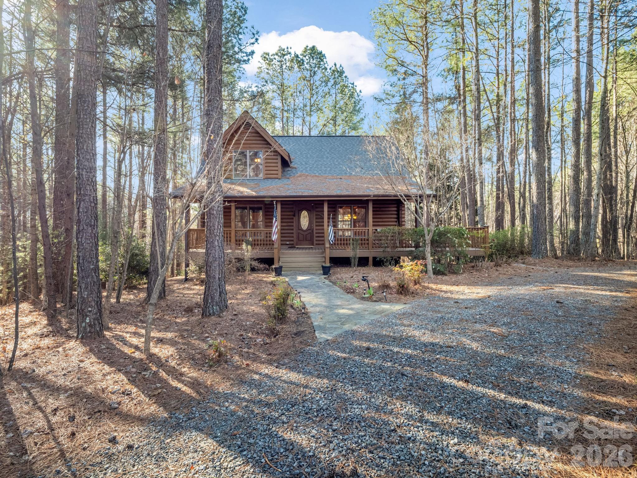 907 Hidden Lake Parkway — Nebo