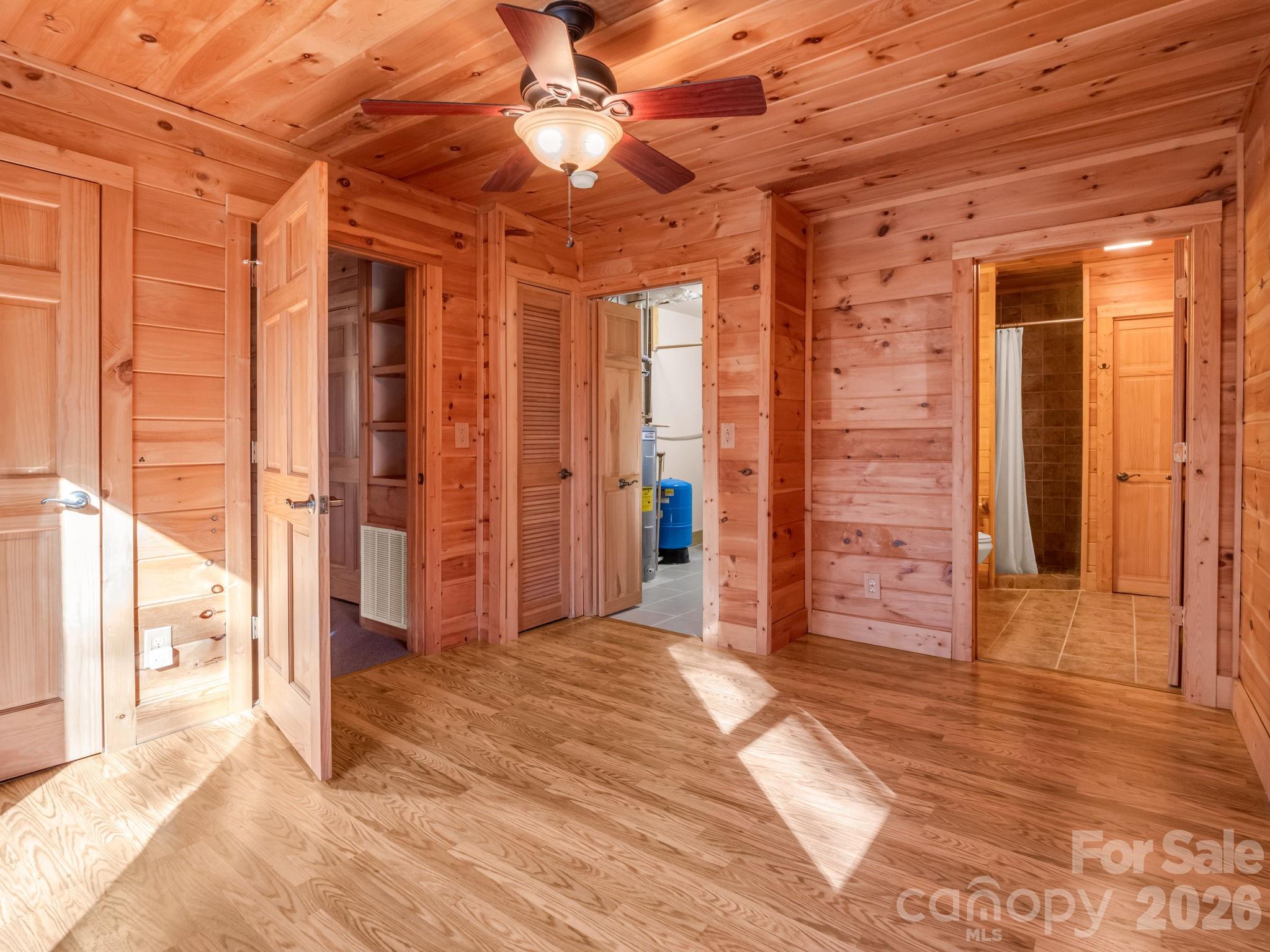 907 Hidden Lake Parkway — Nebo