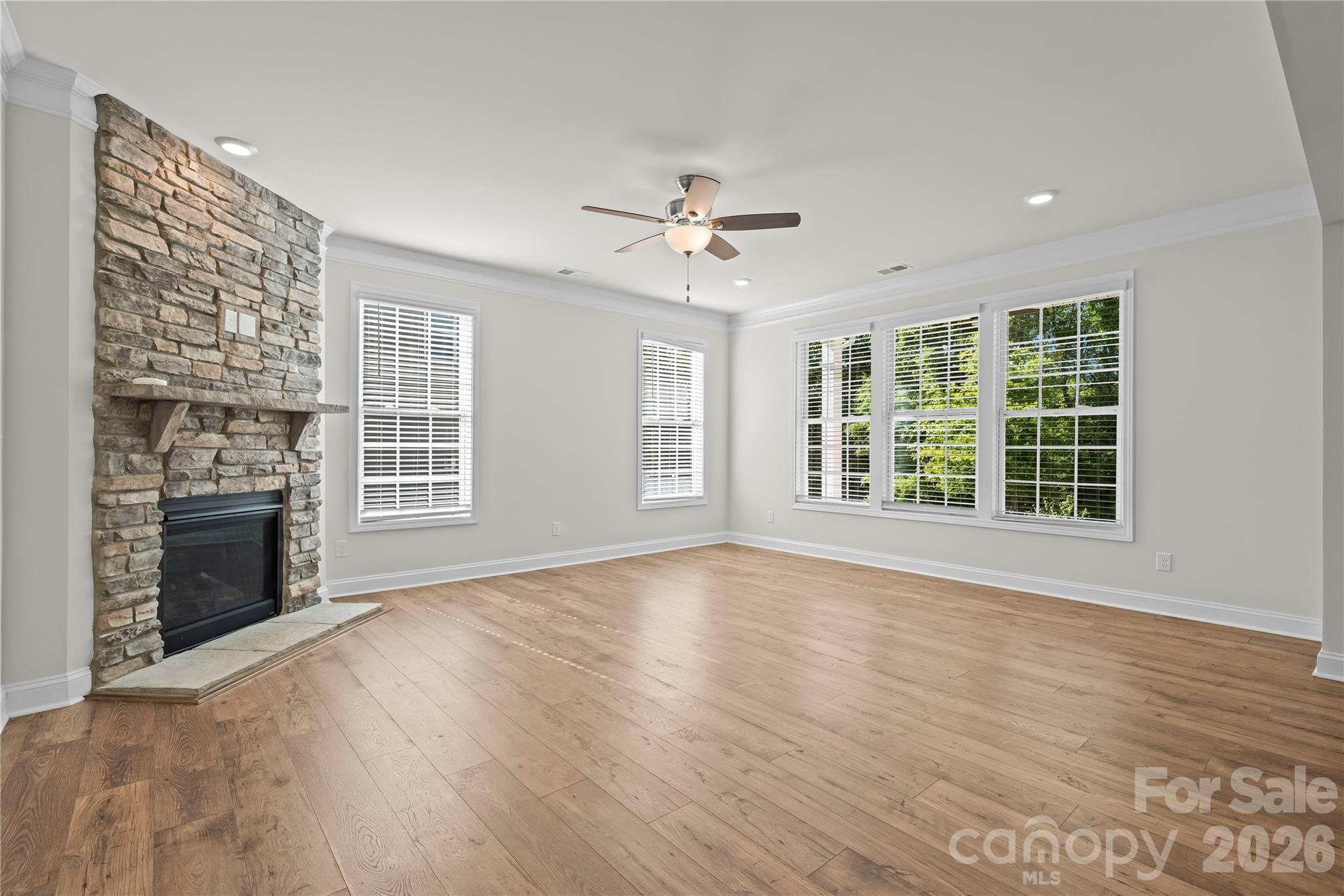 2491 Napa Terrace — Clover