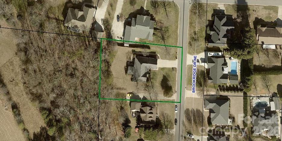 4945 Brookridge Drive NE — Hickory