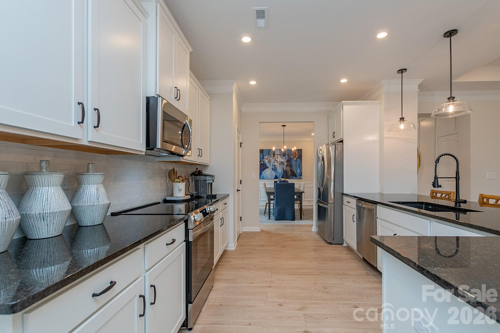 6222 Acacia Place — Midland