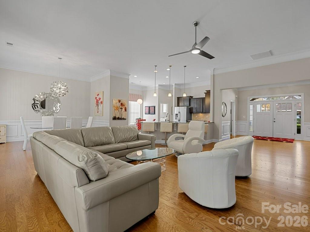 131 Santa Ana Way — Duncan