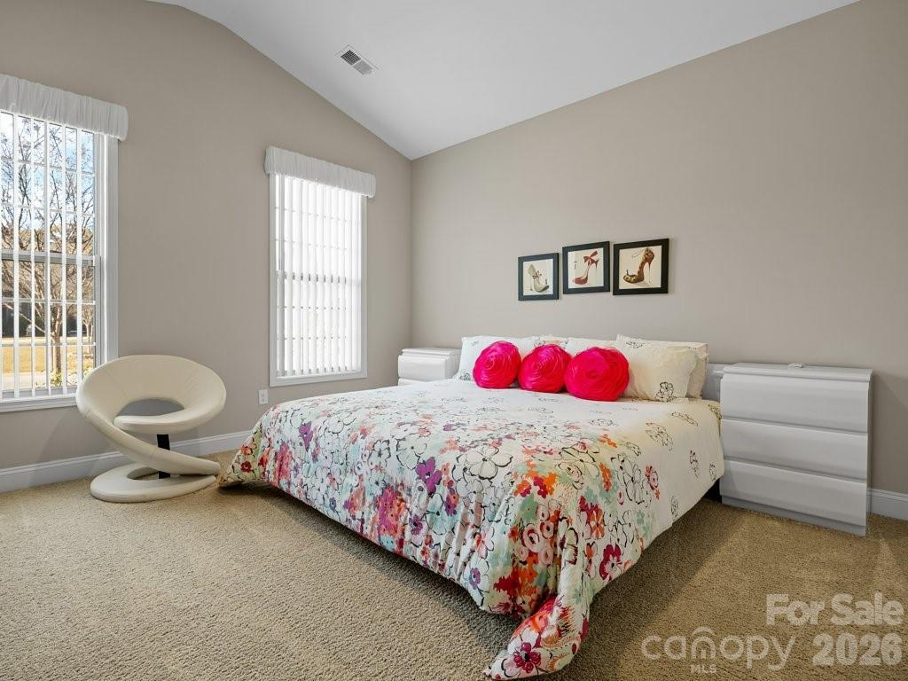 131 Santa Ana Way — Duncan