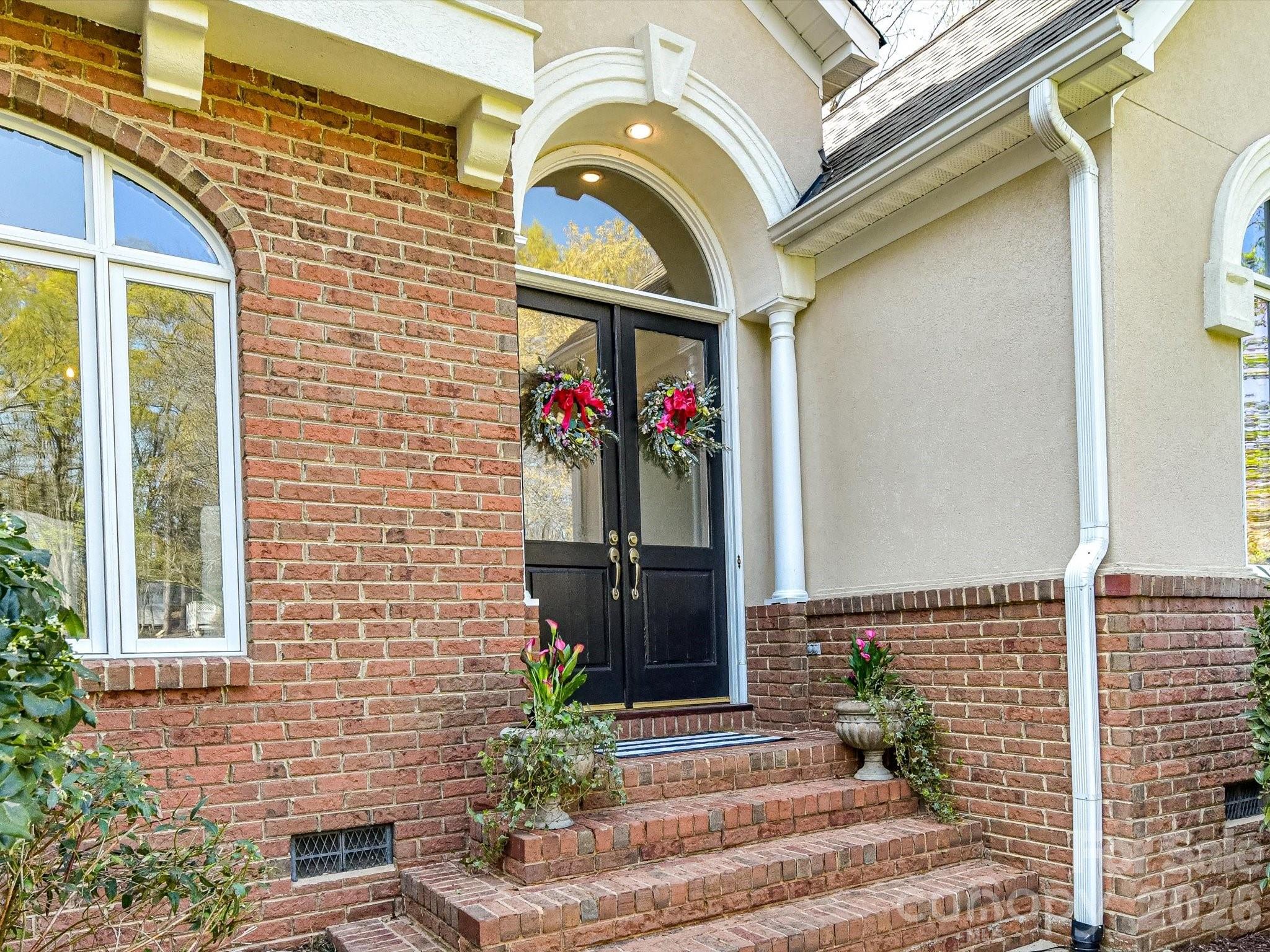 1320 Hudson Place — Davidson