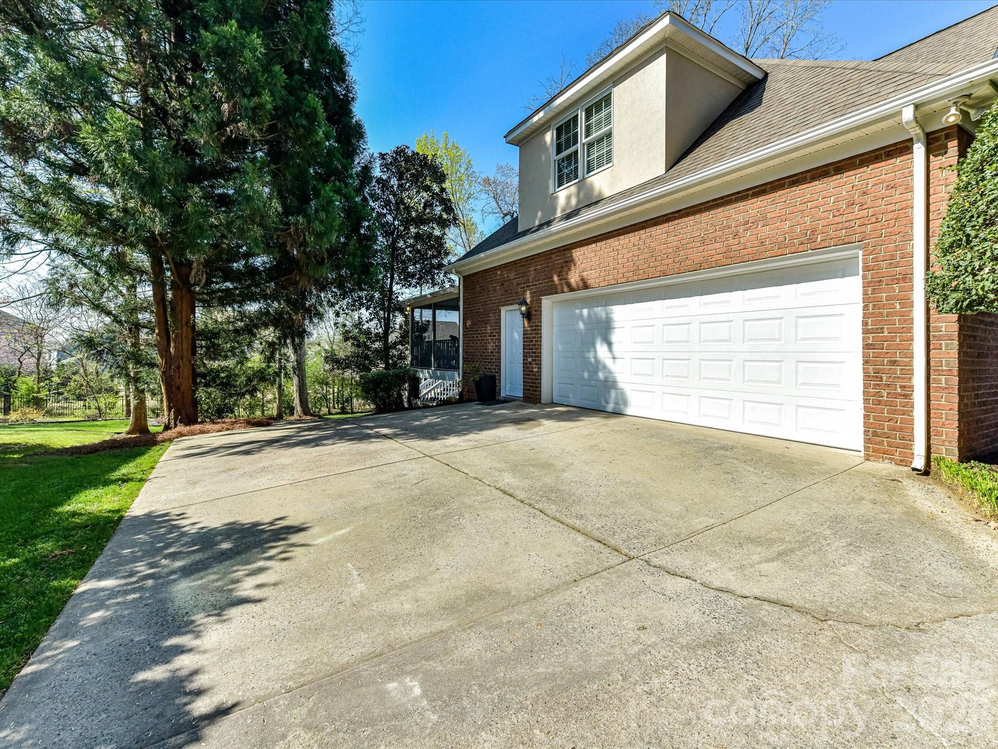 1320 Hudson Place — Davidson