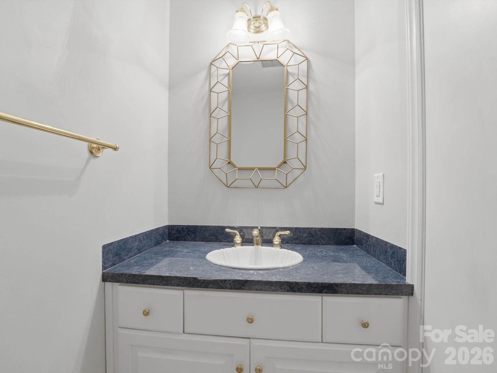 814 Twin Oaks Road — Davidson