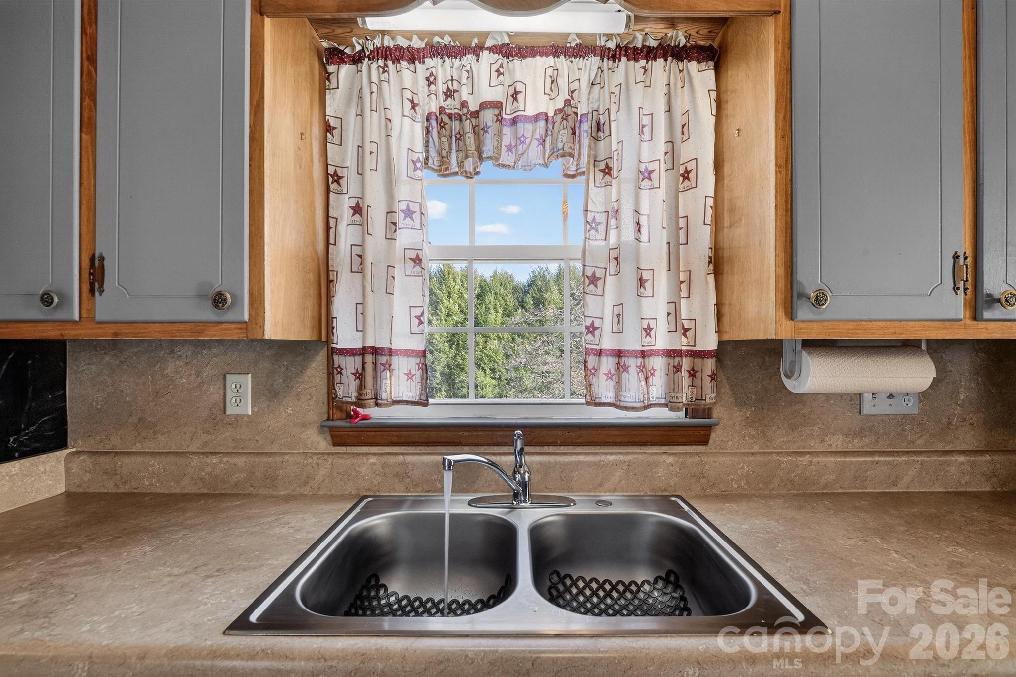 708 Wilmore Street NE — Lenoir
