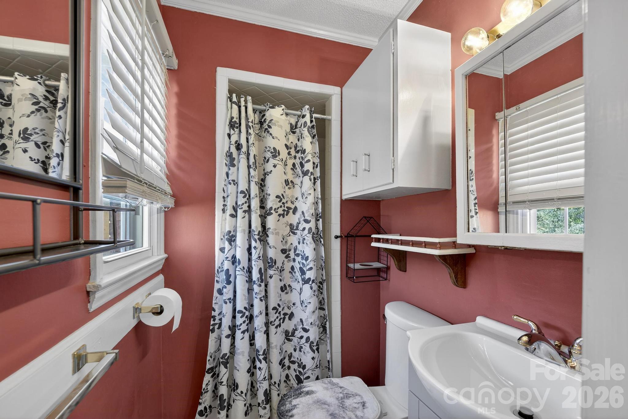 708 Wilmore Street NE — Lenoir