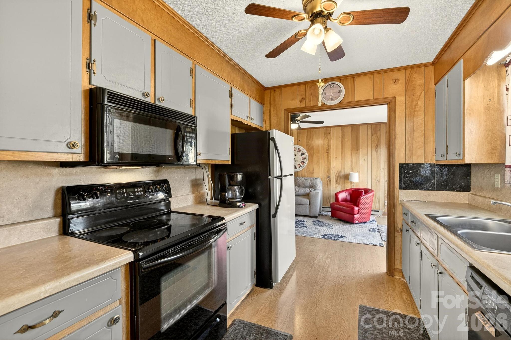 708 Wilmore Street NE — Lenoir