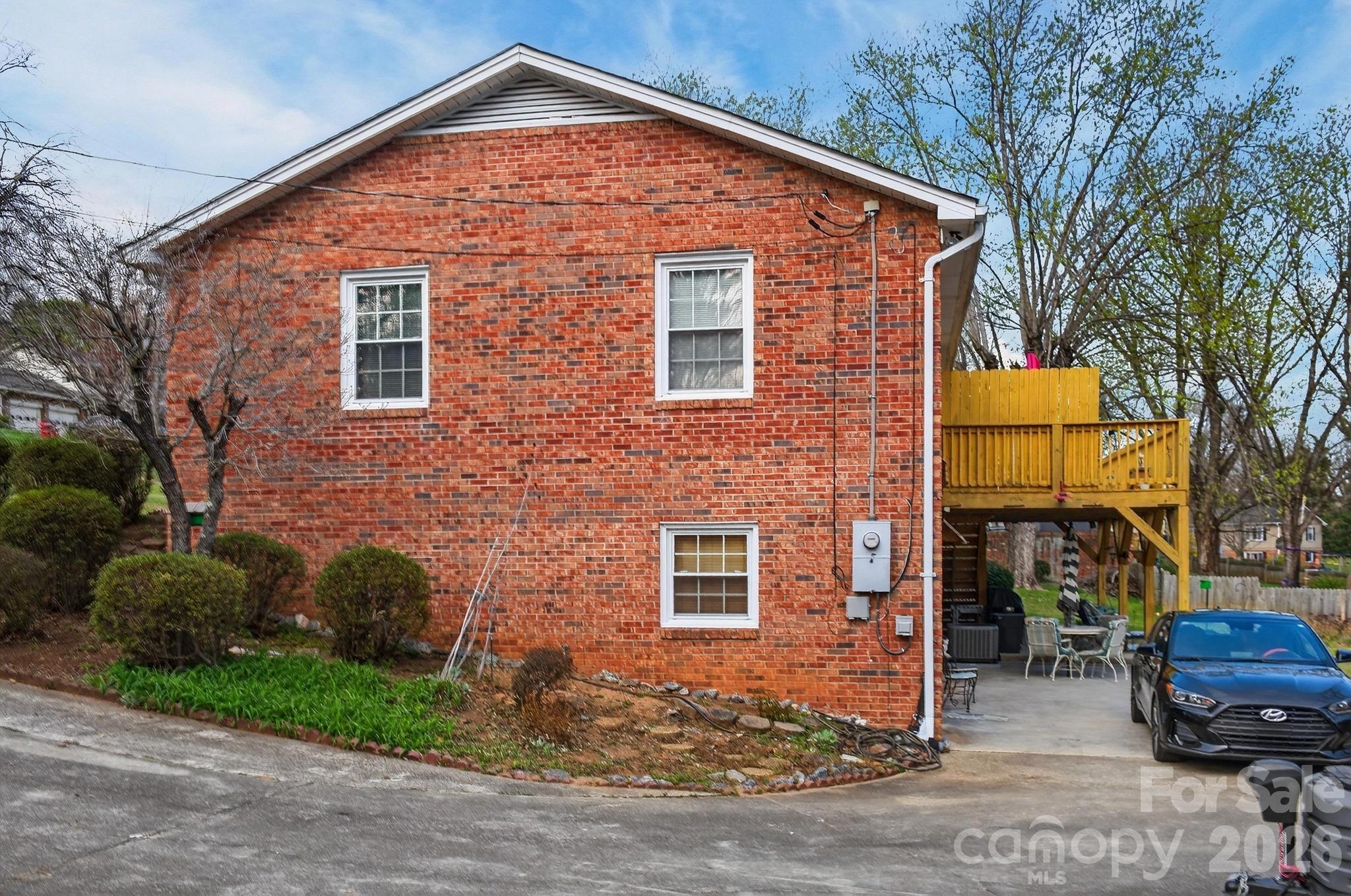708 Wilmore Street NE — Lenoir