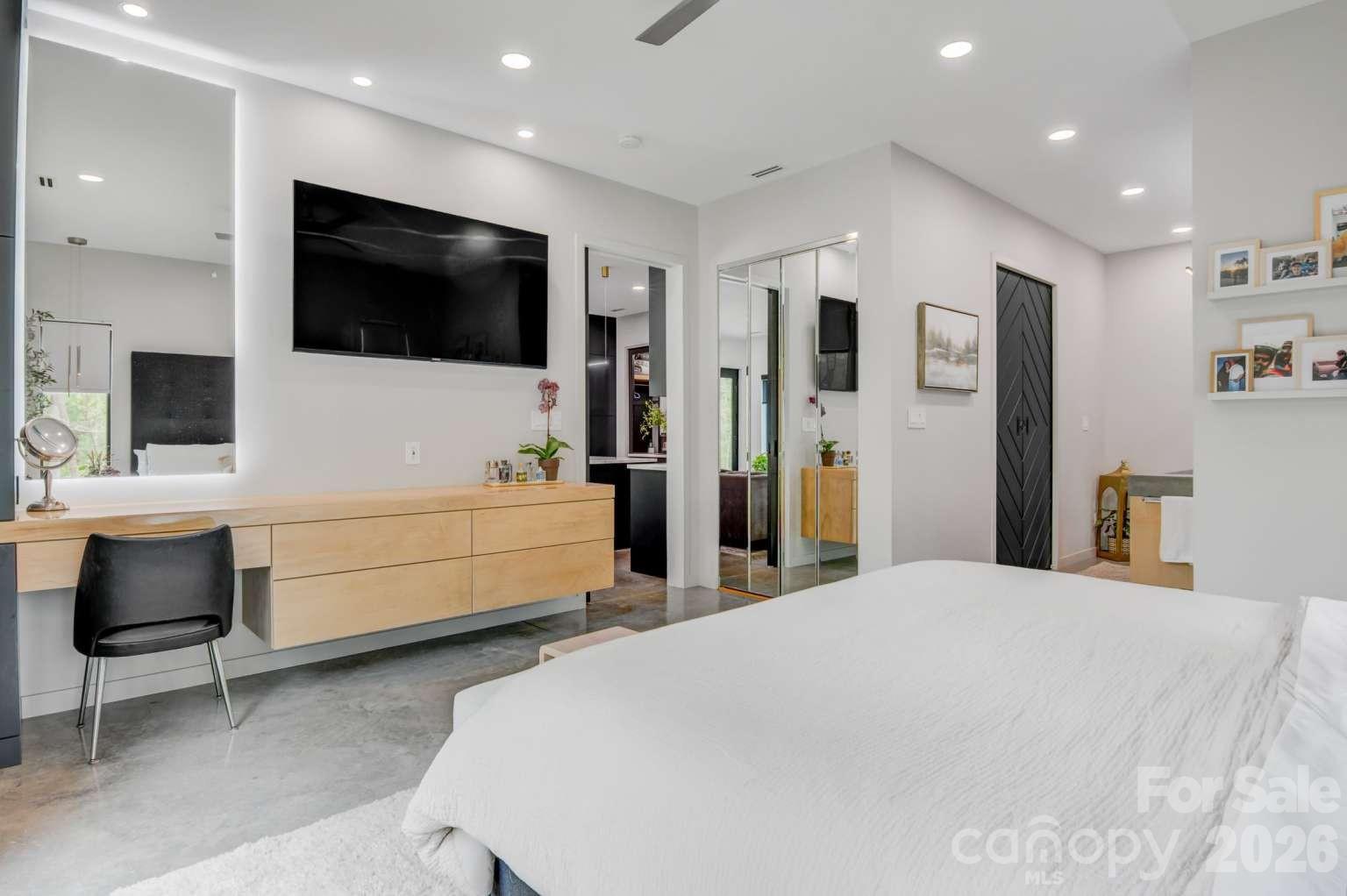 444 Starnes Circle Drive — Taylorsville