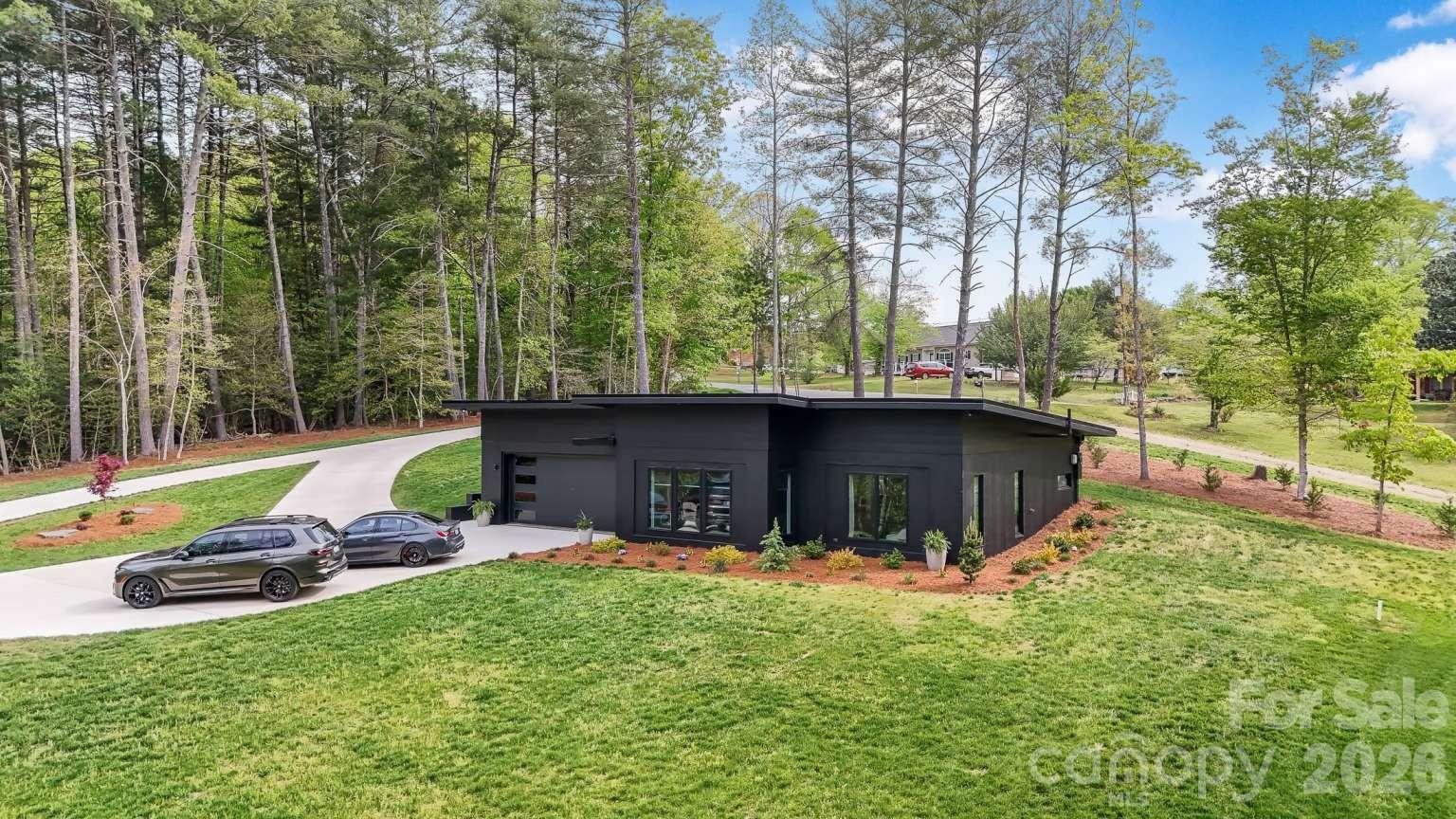 444 Starnes Circle Drive — Taylorsville