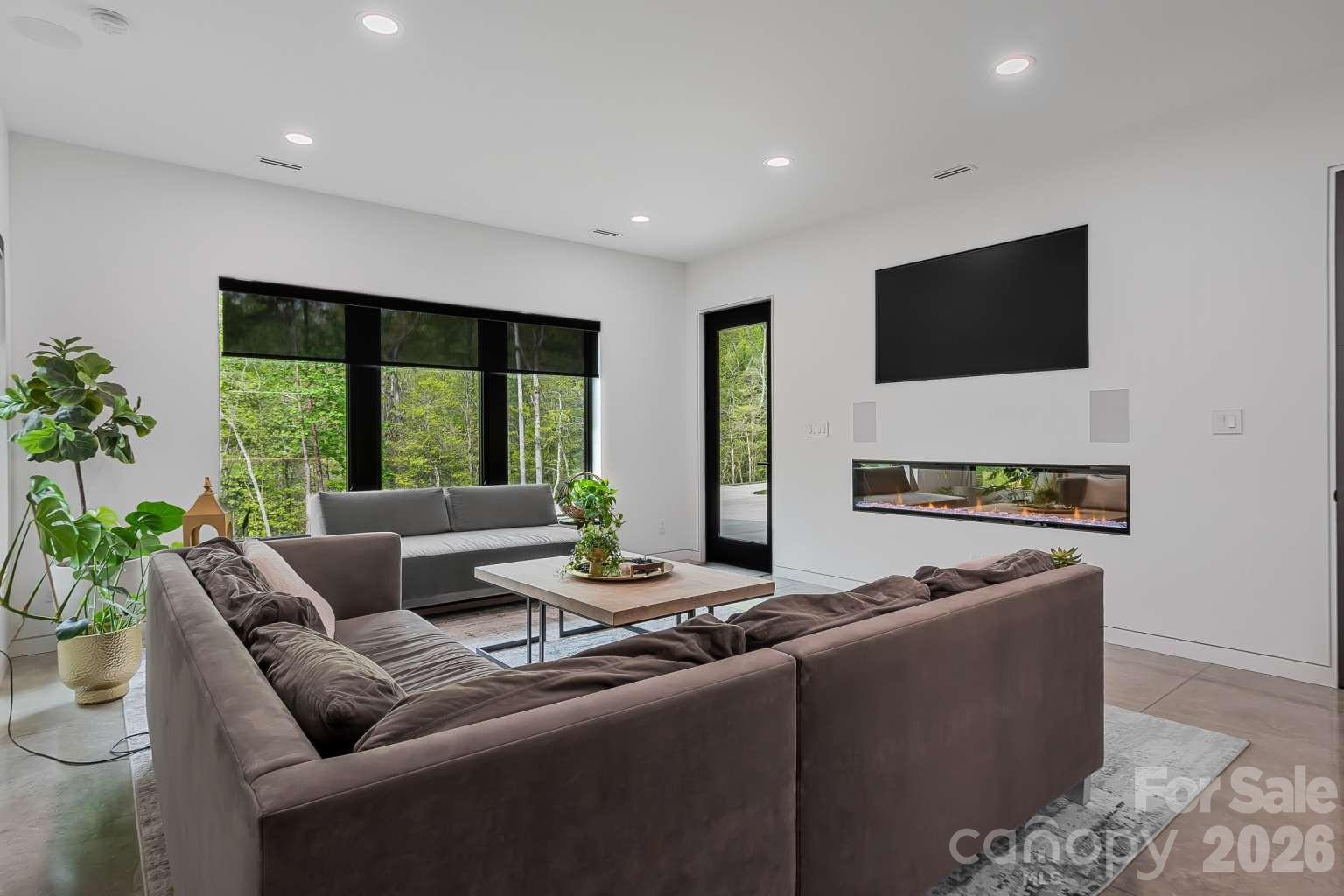 444 Starnes Circle Drive — Taylorsville