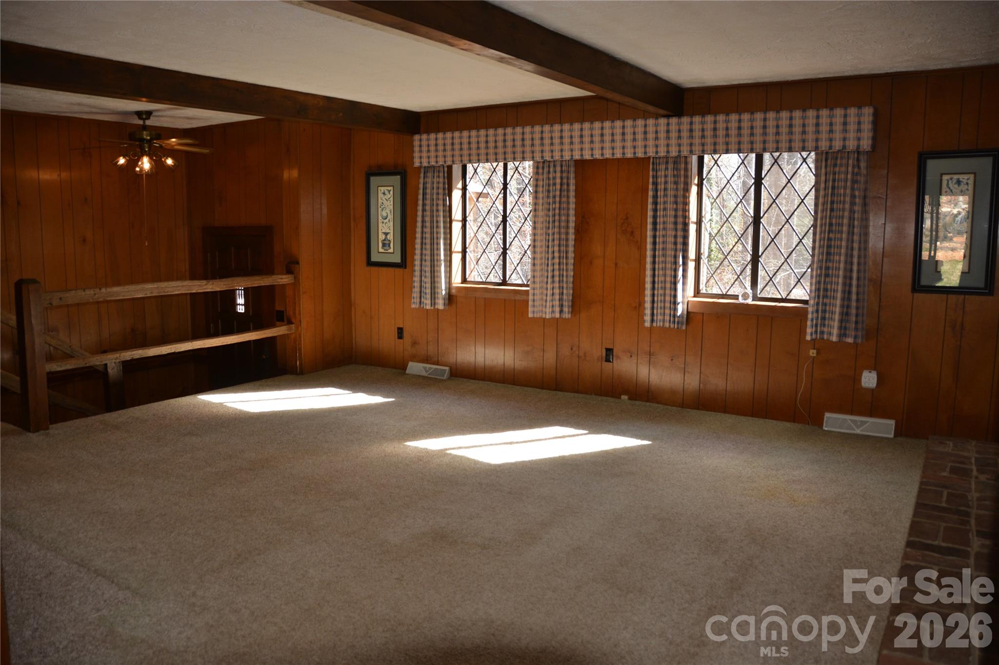 2305 Airport Road — Marion