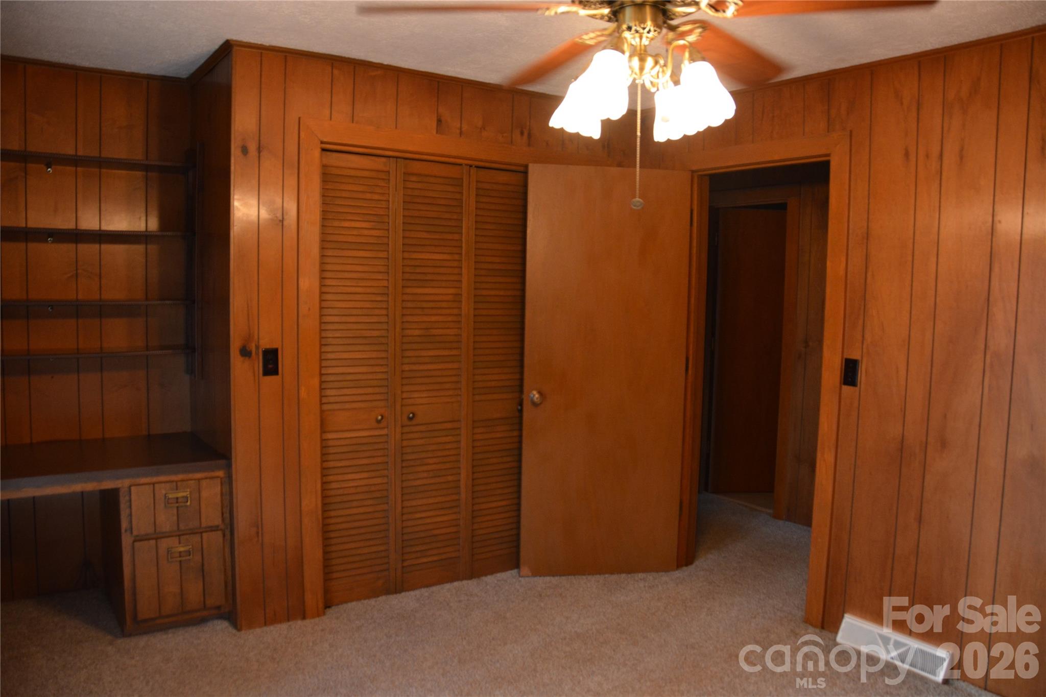 2305 Airport Road — Marion