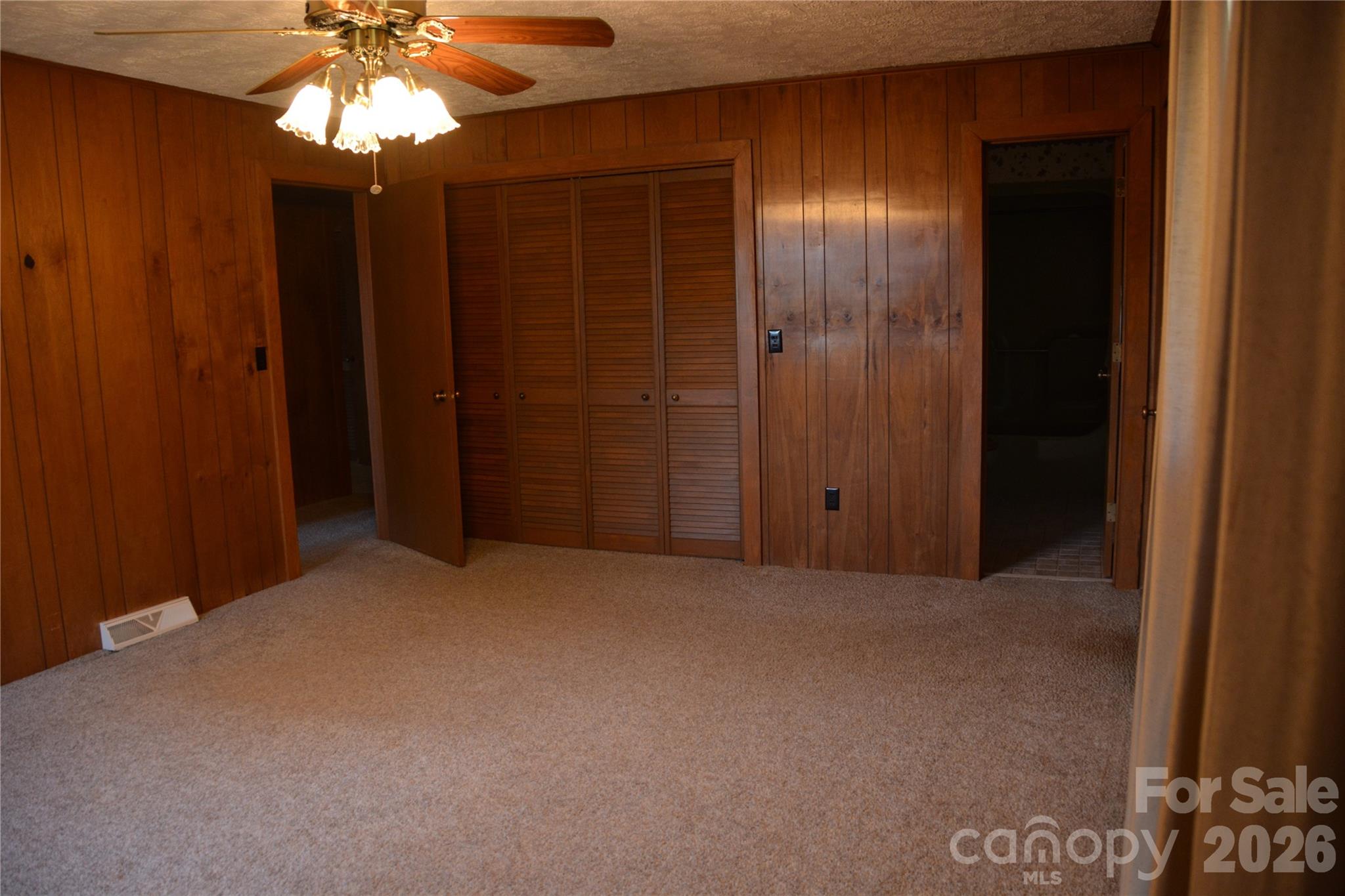 2305 Airport Road — Marion