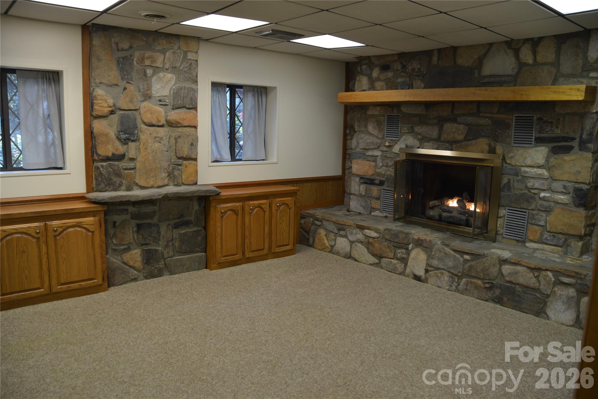 2305 Airport Road — Marion