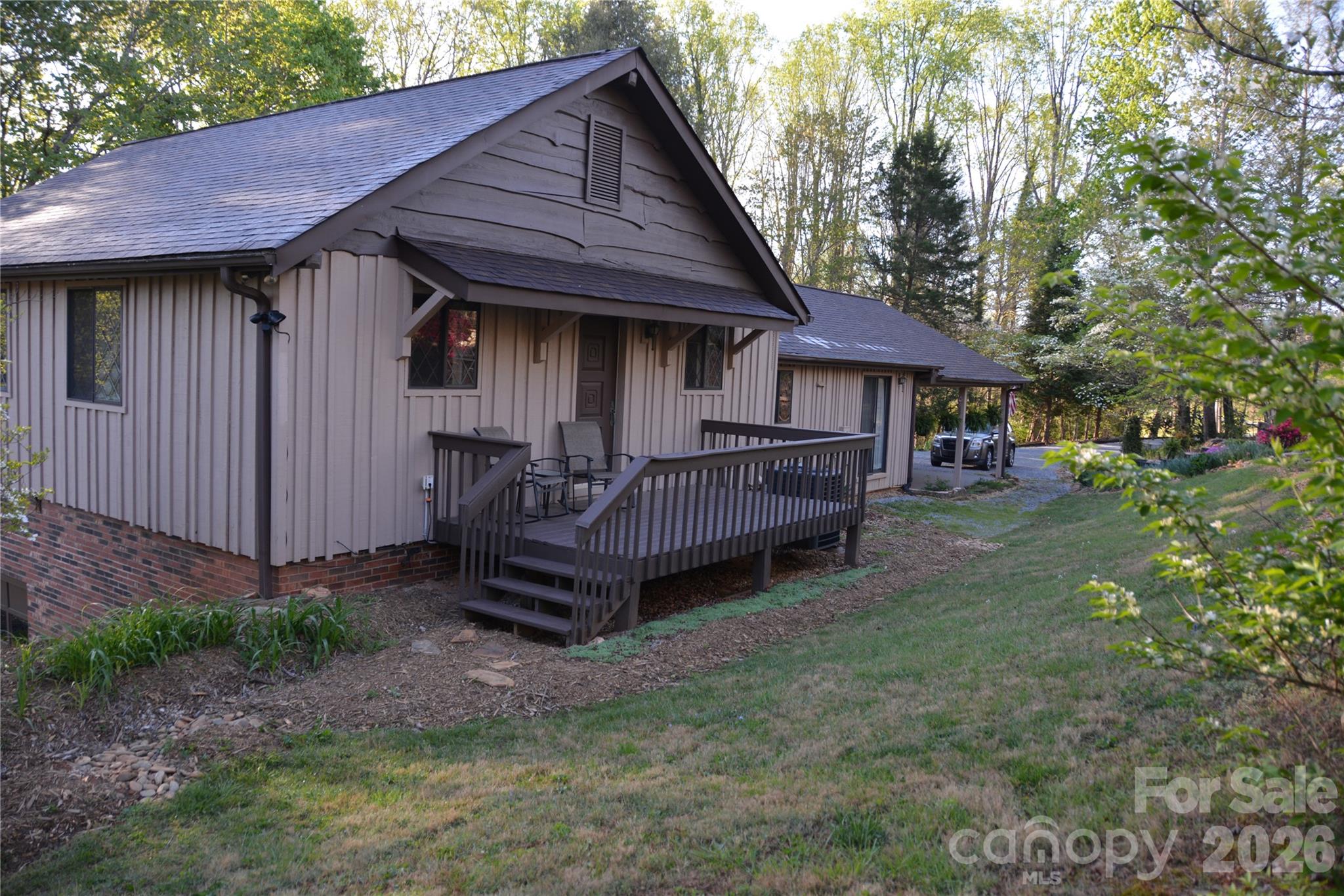 2305 Airport Road — Marion