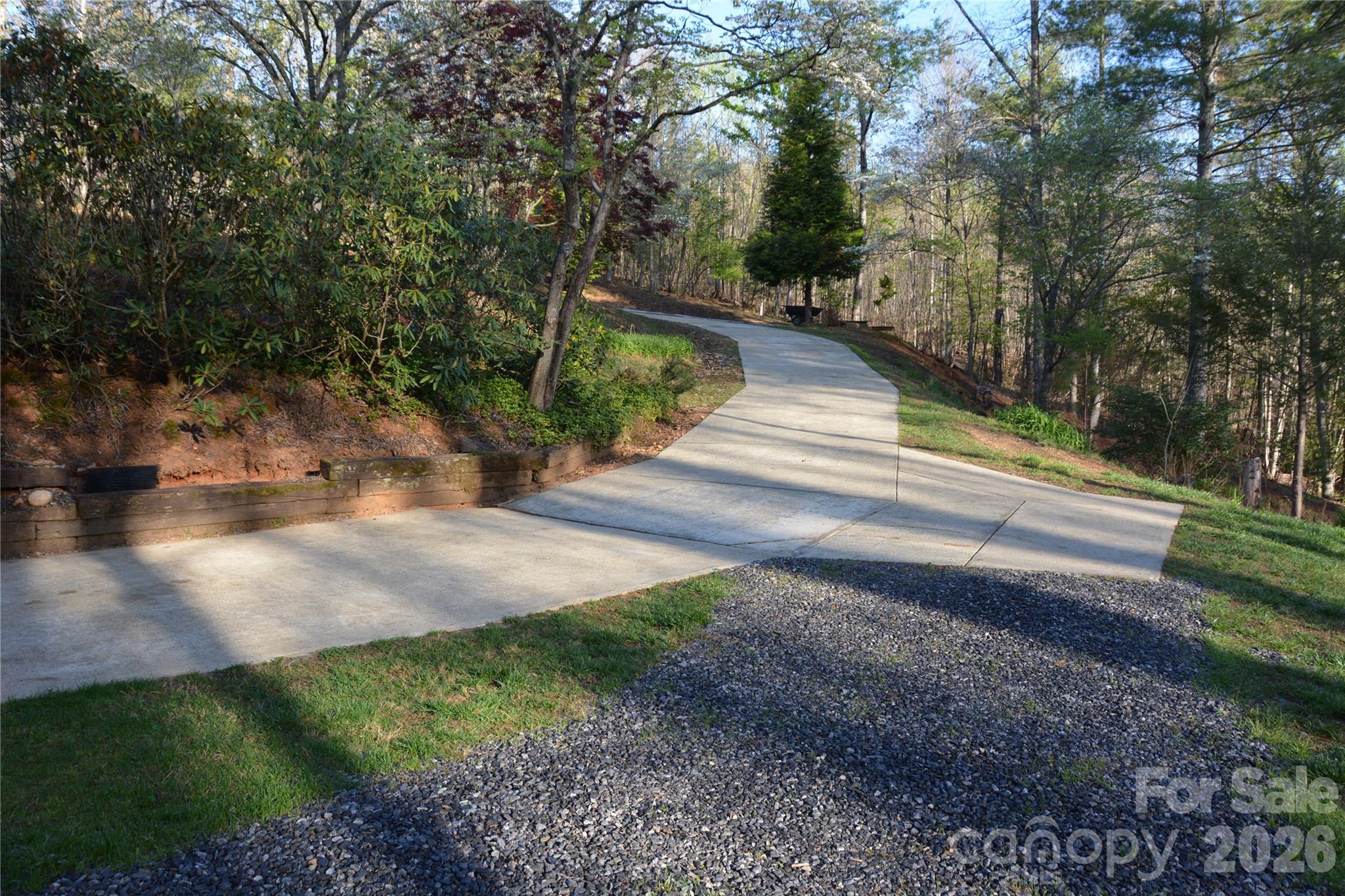 2305 Airport Road — Marion