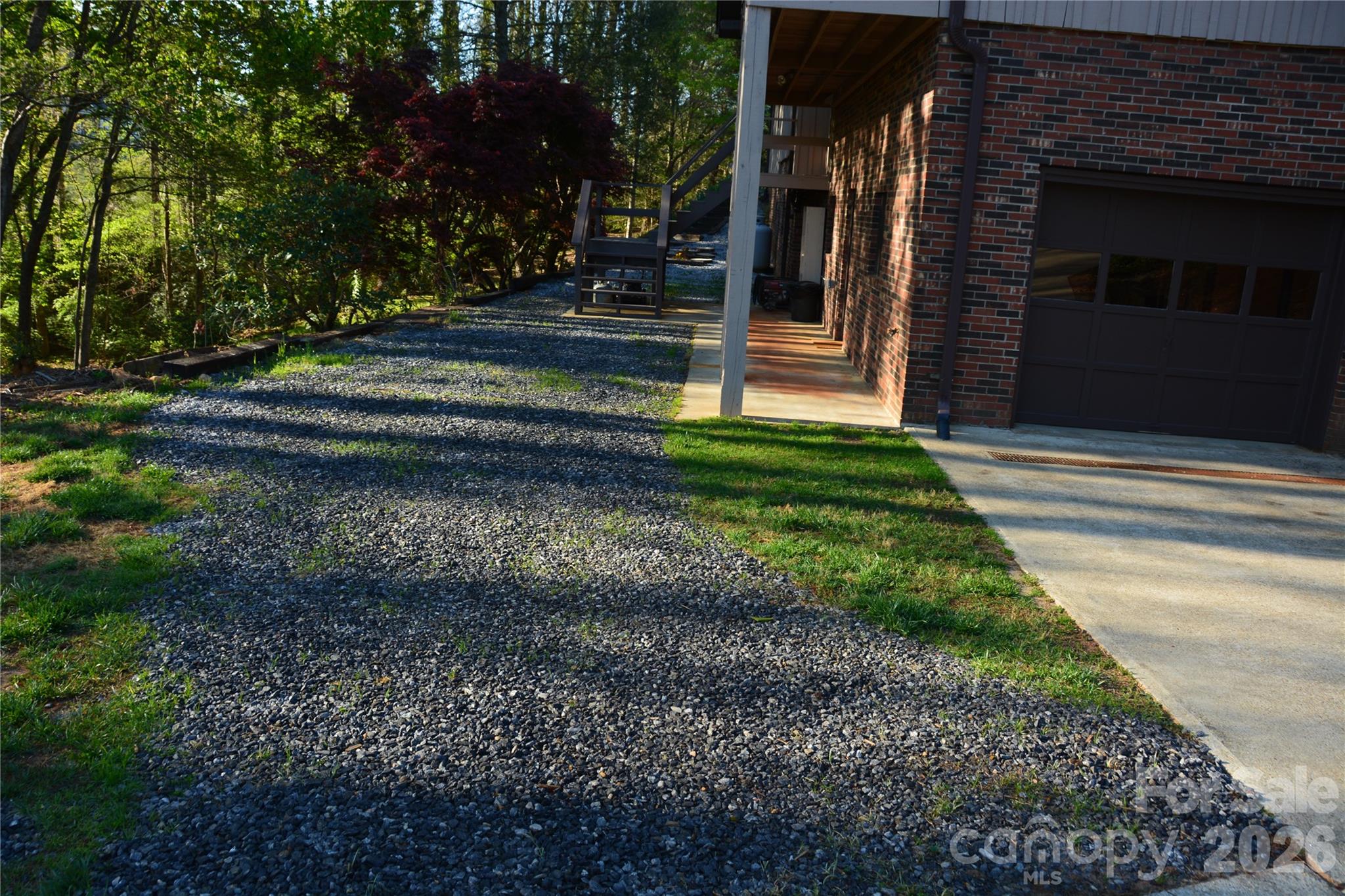 2305 Airport Road — Marion