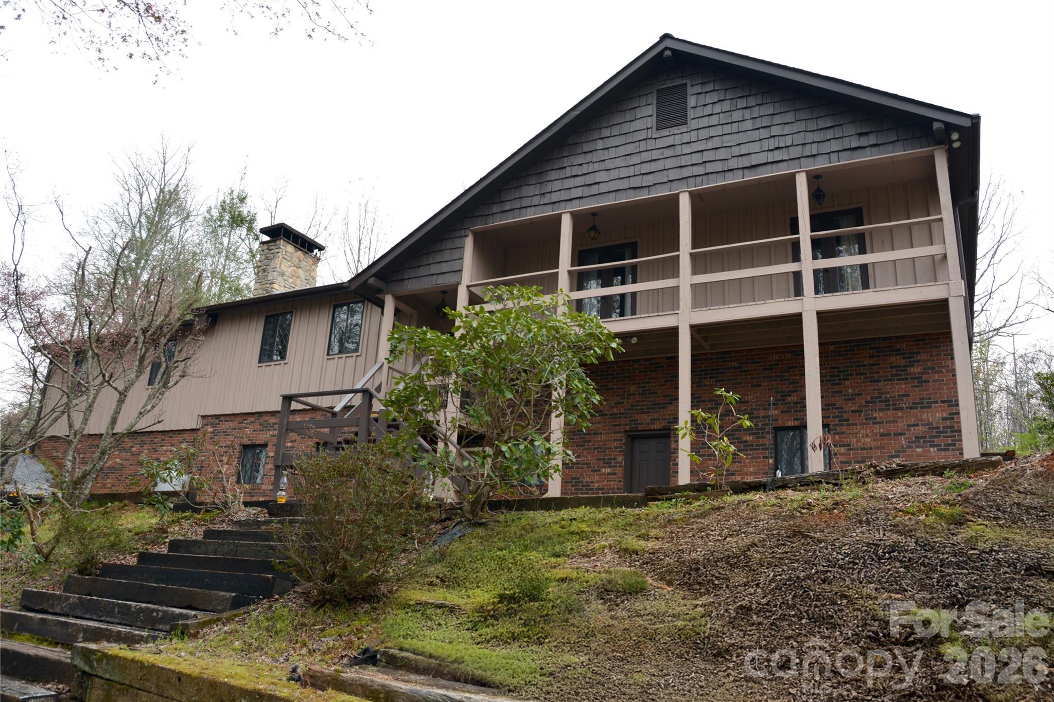 2305 Airport Road — Marion