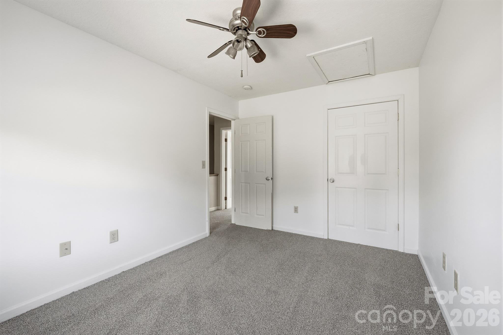 5406 Winding Oak Drive — Hickory
