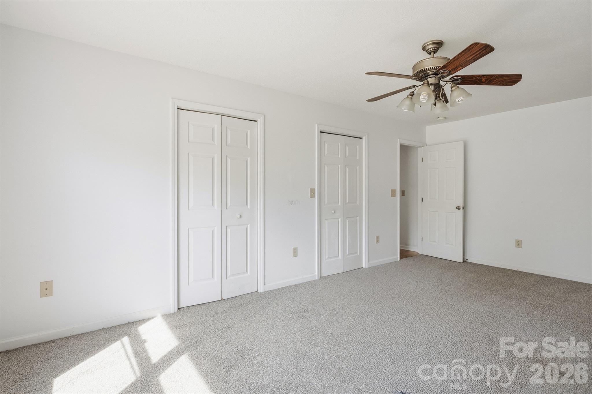 5406 Winding Oak Drive — Hickory