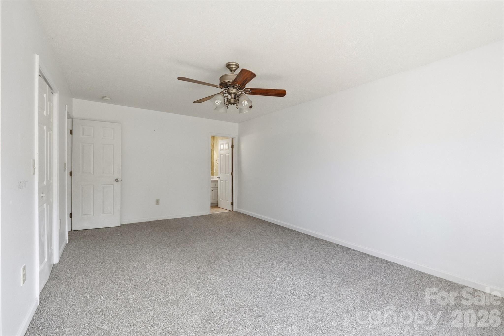 5406 Winding Oak Drive — Hickory