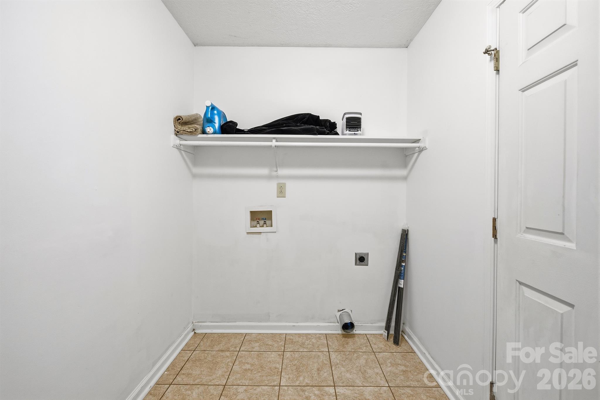 5406 Winding Oak Drive — Hickory