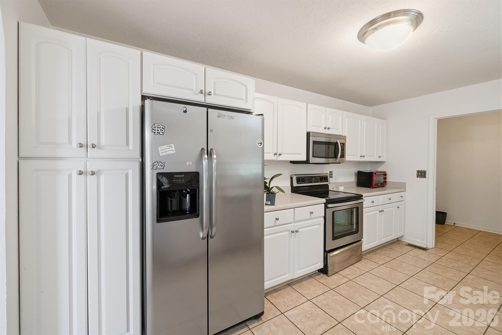 5406 Winding Oak Drive — Hickory
