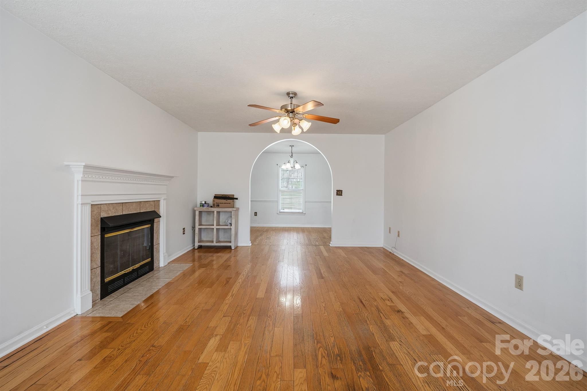 5406 Winding Oak Drive — Hickory