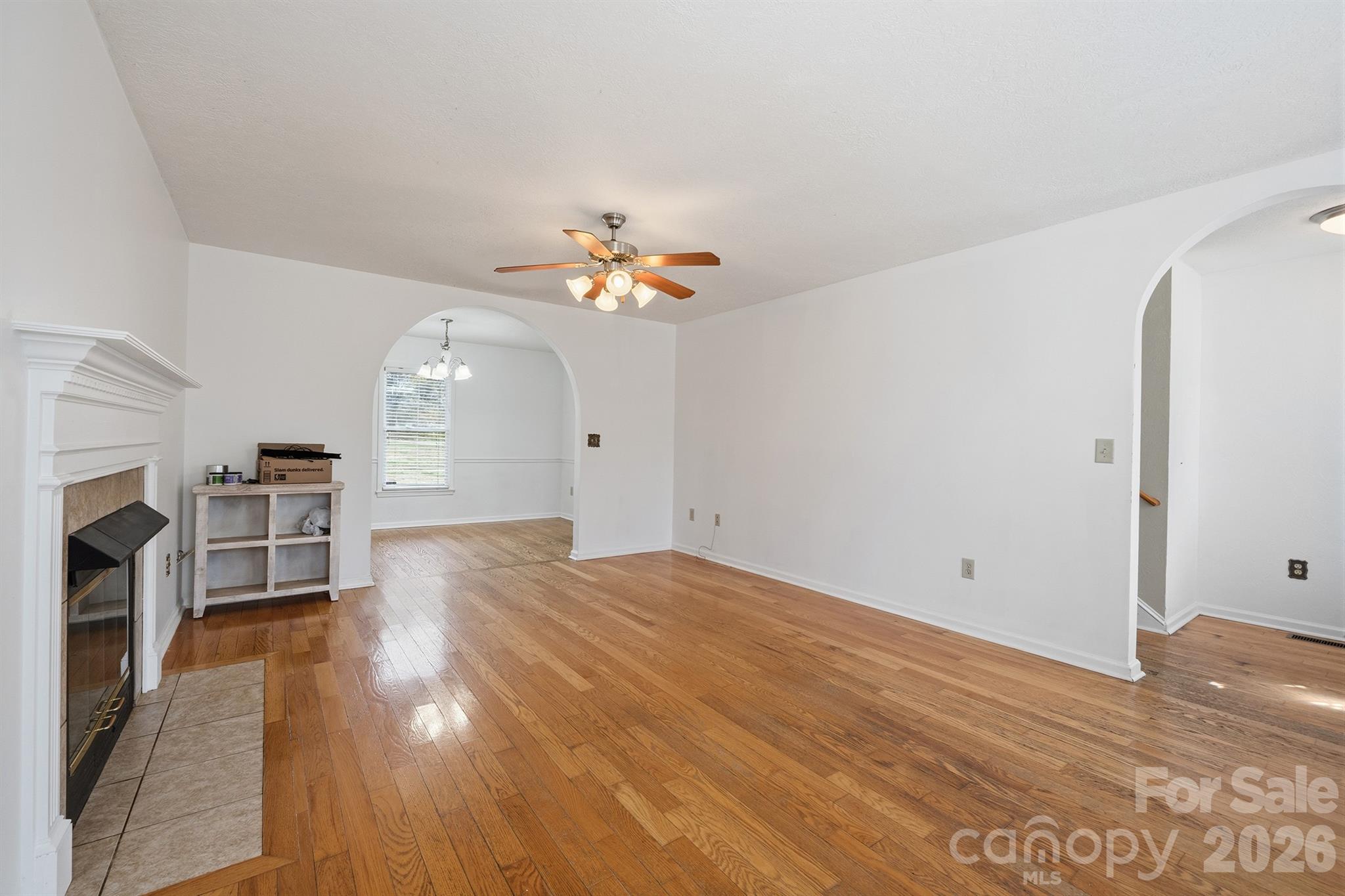 5406 Winding Oak Drive — Hickory