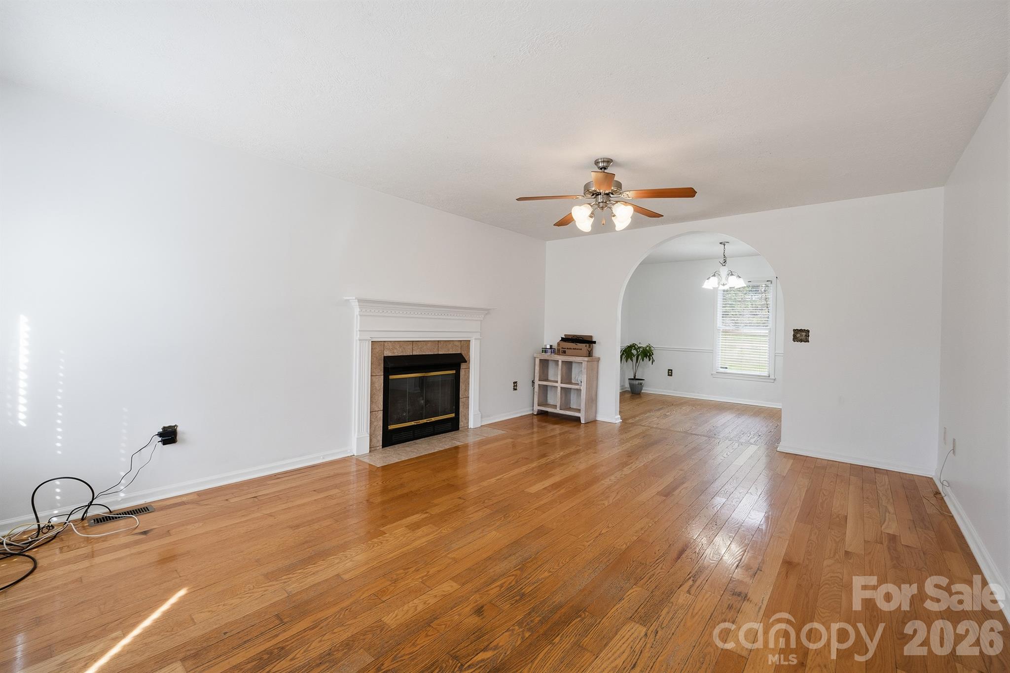 5406 Winding Oak Drive — Hickory