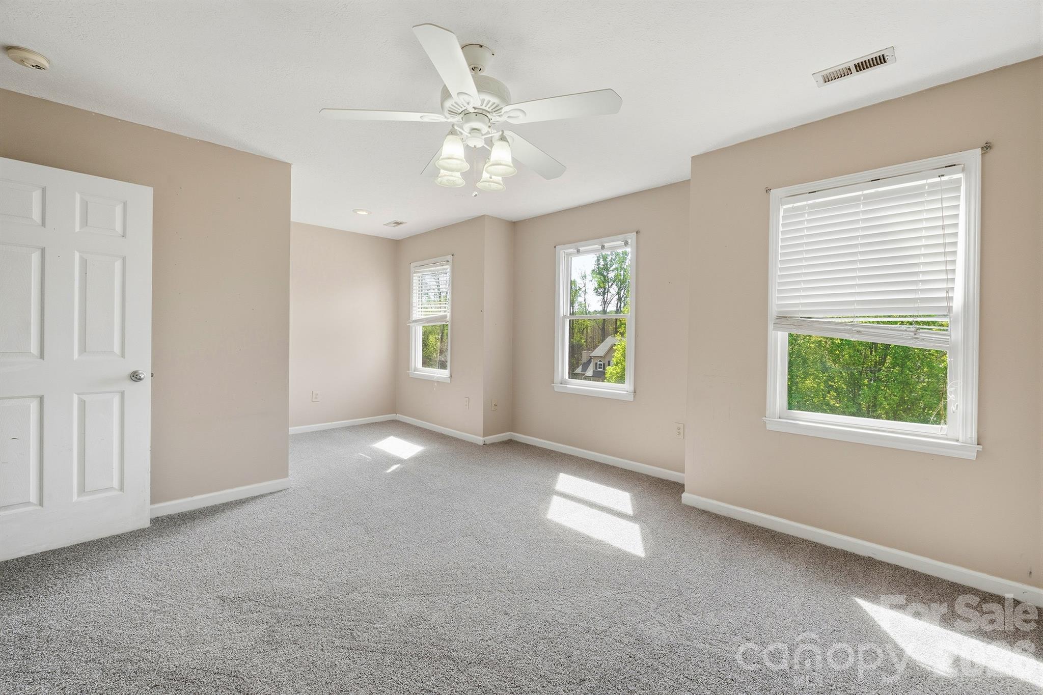 5406 Winding Oak Drive — Hickory