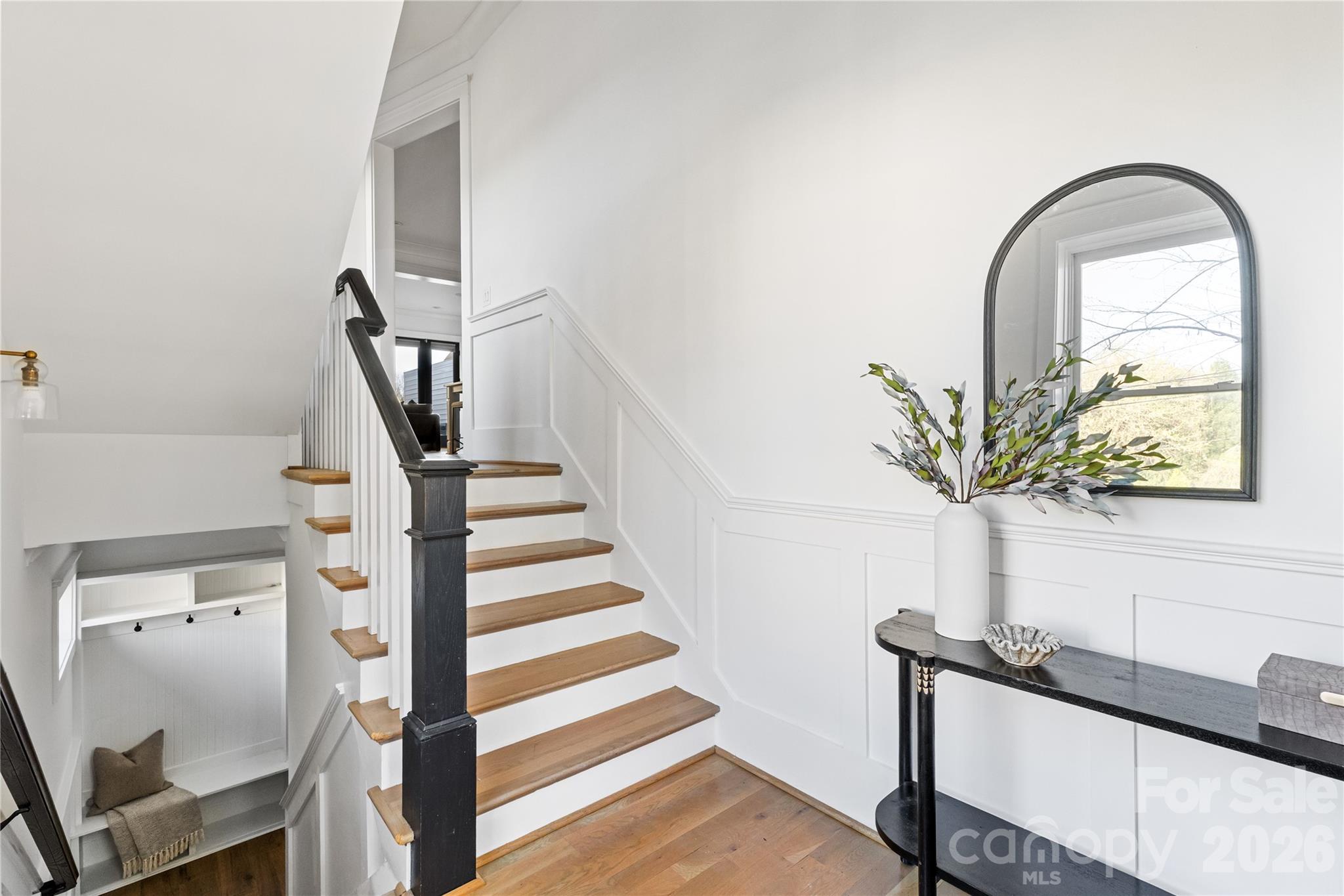 818 Ideal Way — Charlotte