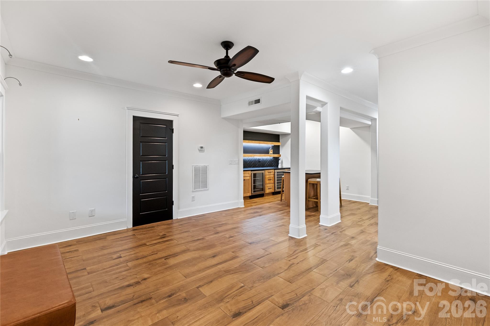 818 Ideal Way — Charlotte