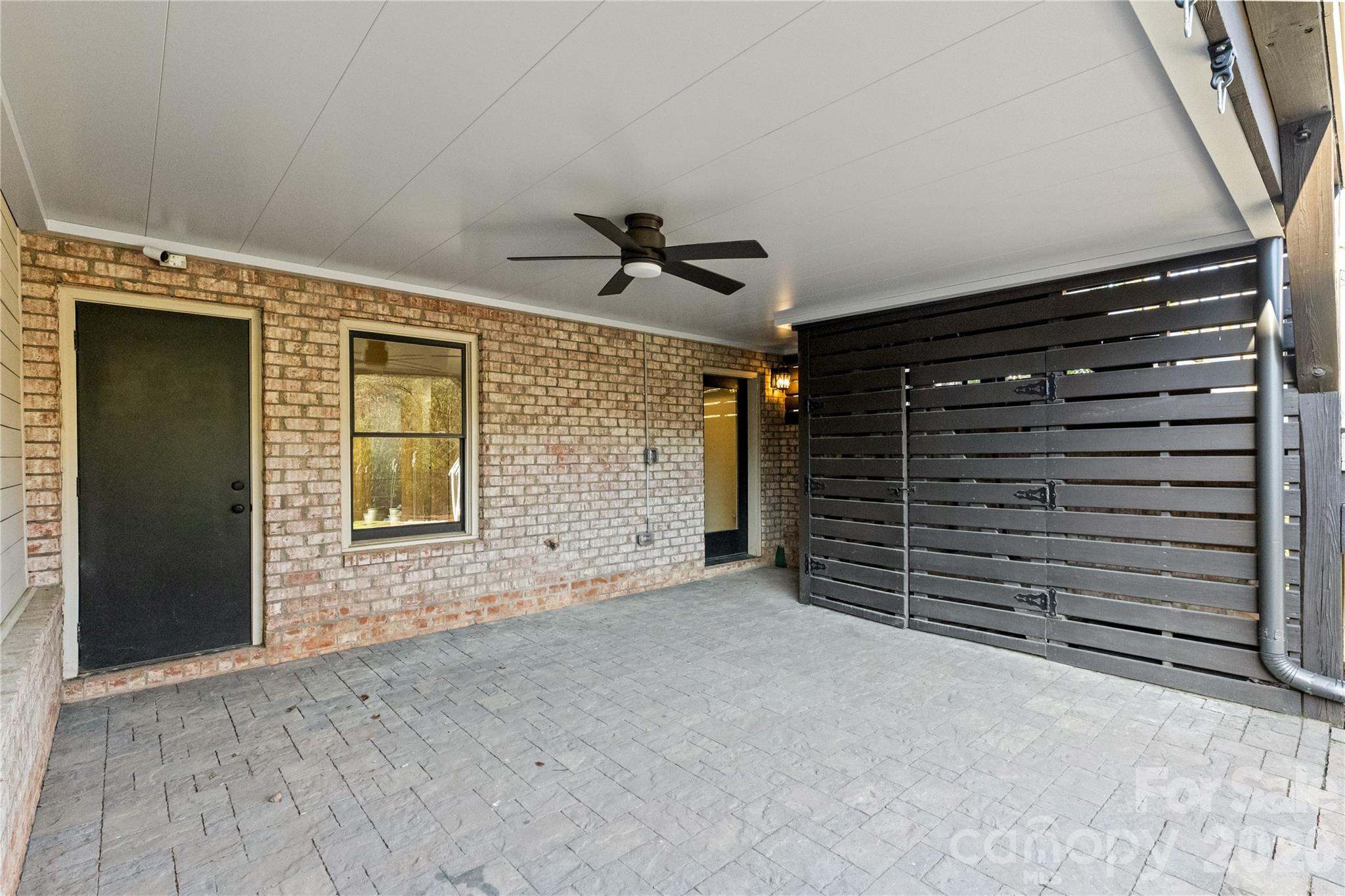 818 Ideal Way — Charlotte